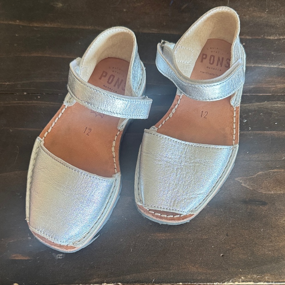 Pons Frailera Style Metallic Silver Avarca Sandals
